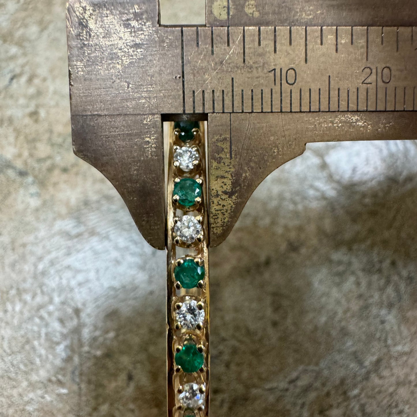 Vintage 14k Yellow Gold 1.3CTW Natural Diamond & Columbian Emerald Hinged Bangle Bracelet (6.5”)