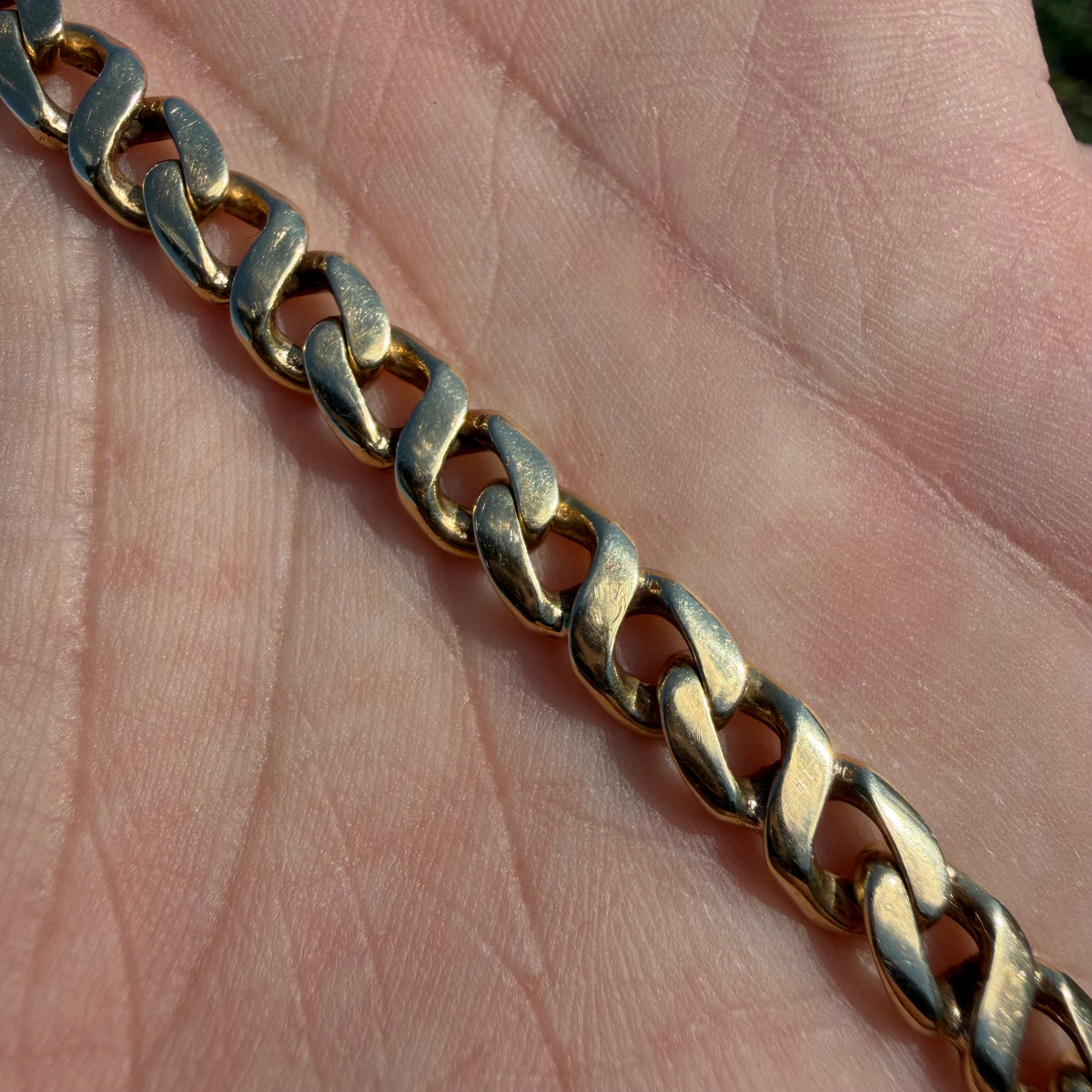 Vintage Solid 14k Yellow Gold Figure 8 Curb Link Bracelet (8.75”)
