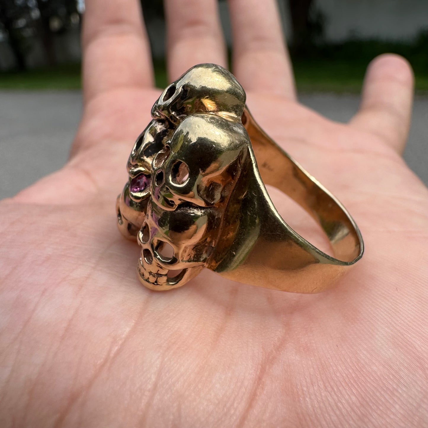 Vintage Solid 14k Yellow Gold Natural Ruby Large Skull Pile Ring (11)