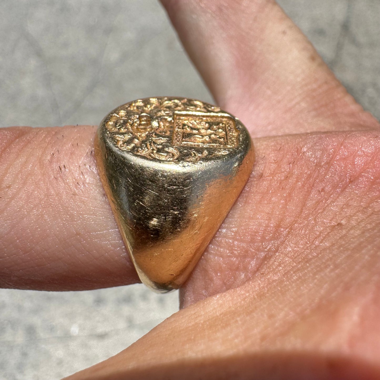 Antique Solid 14k Yellow Gold Warrior Crest Intaglio Signet Ring (7.5)