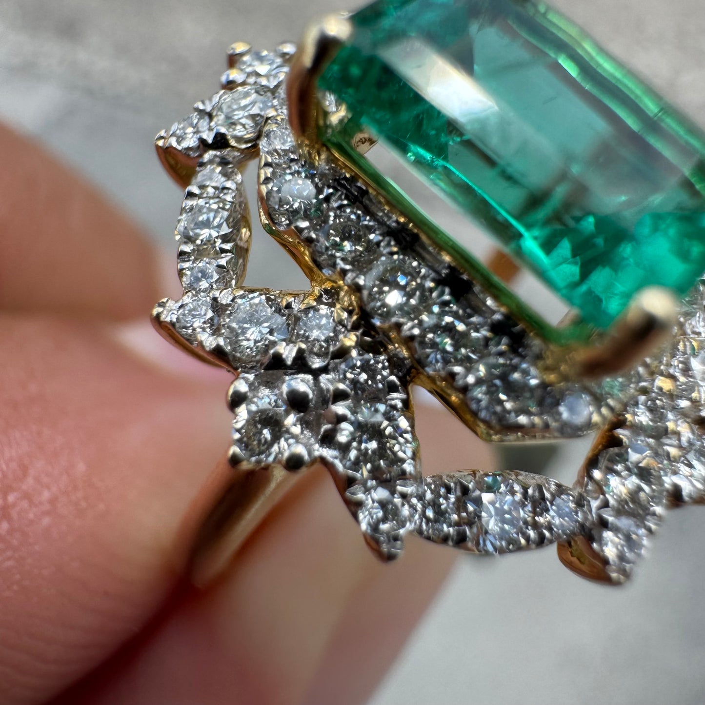Brand New 14k Yellow Gold 1.62ct Natural Columbian Emerald .76ctw Natural VS White Diamond Ring (8)