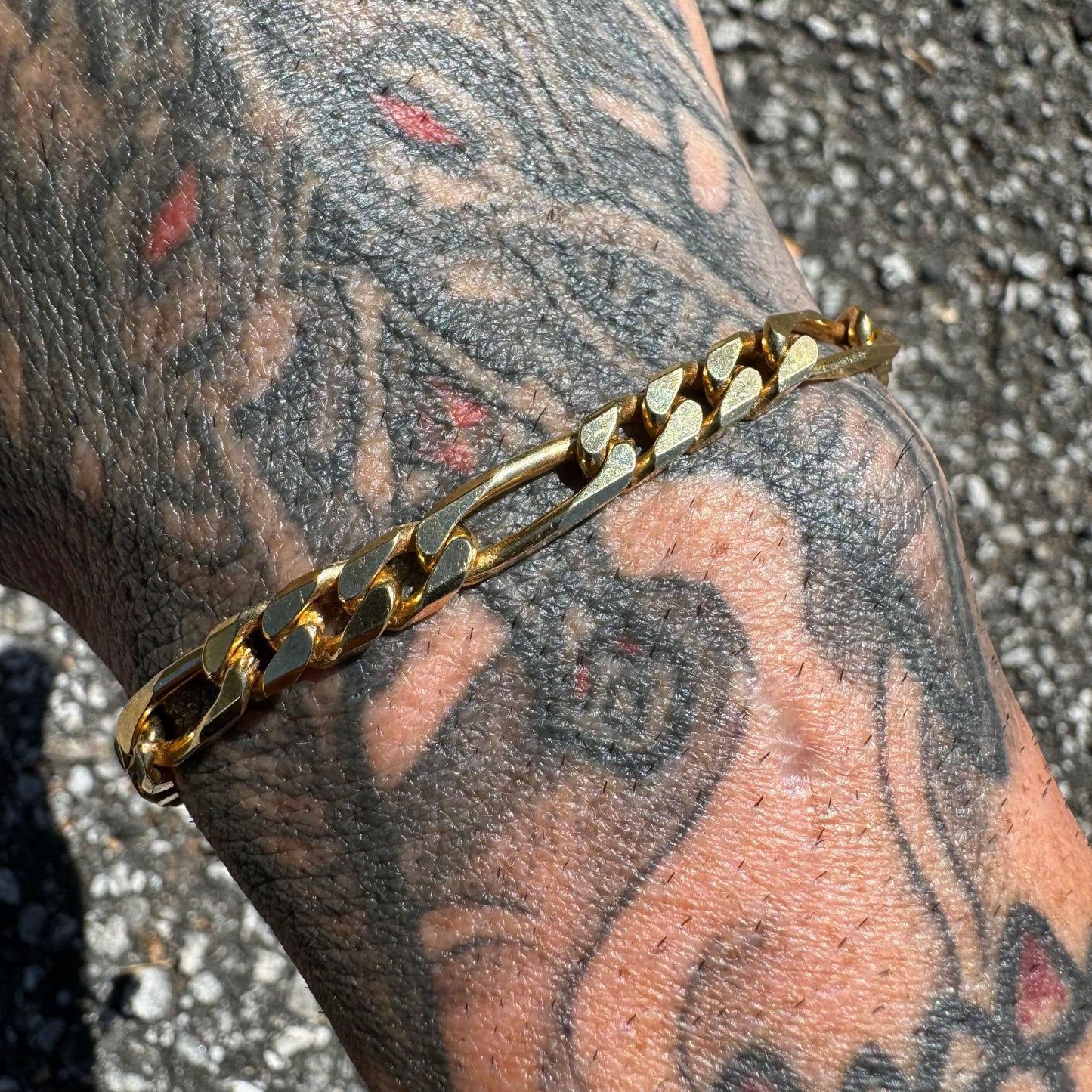 Vintage Solid 14k Yellow Gold Knife Edged Figaro Link Bracelet (8”)