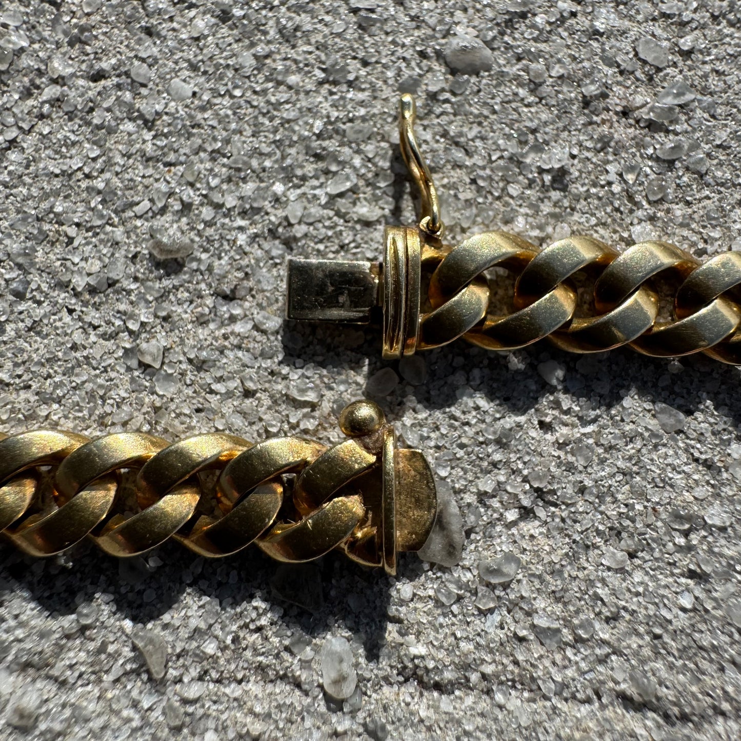 Vintage Solid 18k Yellow Gold 1.0ctw Natural Diamond Encrusted Curb Link Necklace (16”)