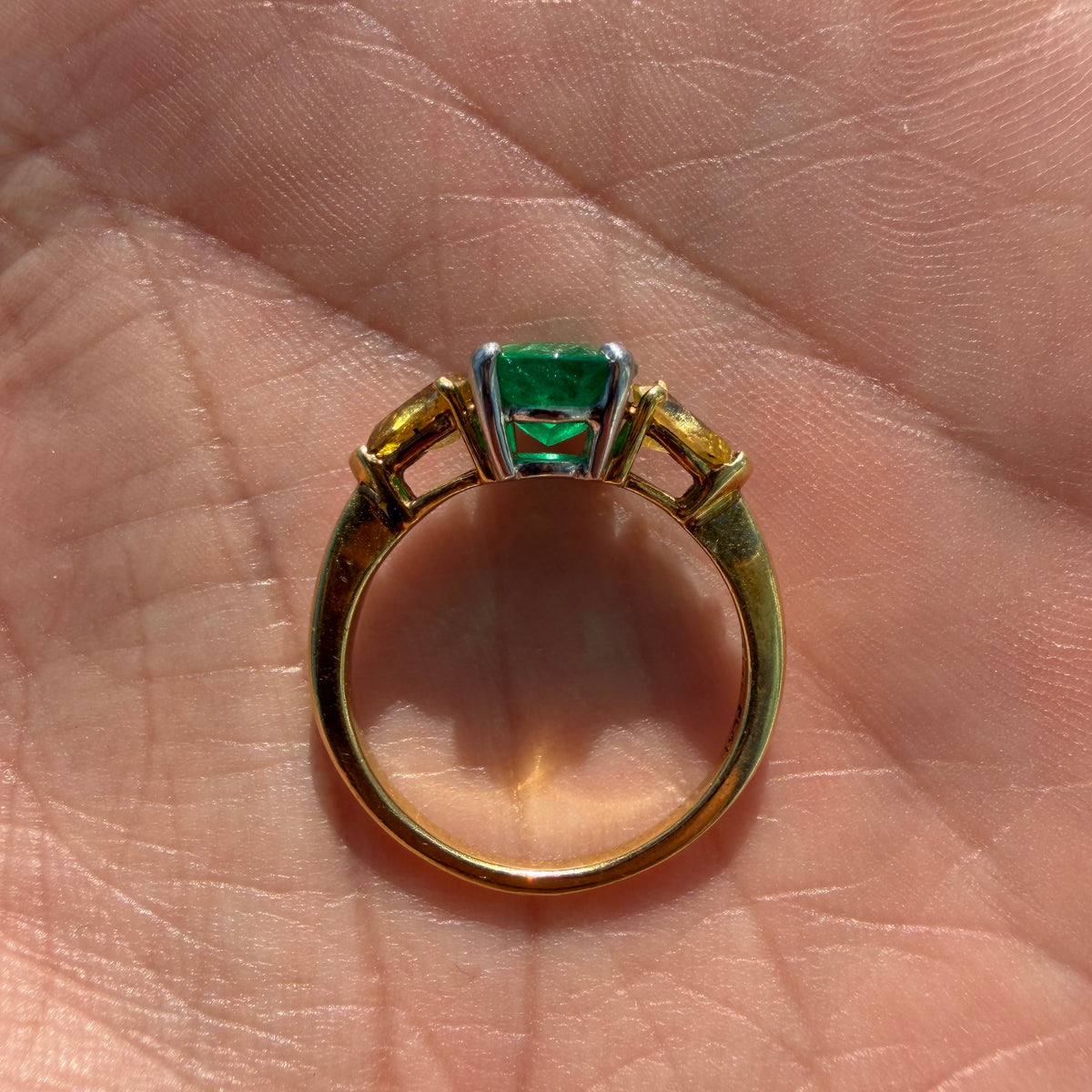 Vintage Solid 18k Yellow Gold and Platinum 2.0ctw Natural Emerald and Fancy Yellow Diamond Trilogy Ring (7.5)