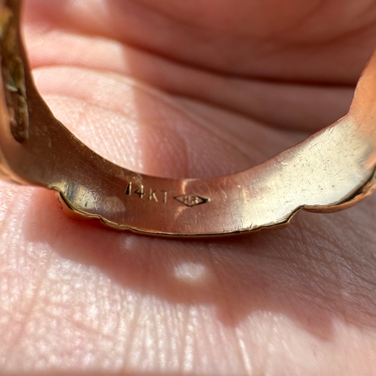 Mid-Century Solid 14k Yellow Gold .25ct Natural VS Diamond Interwoven Ring (10)