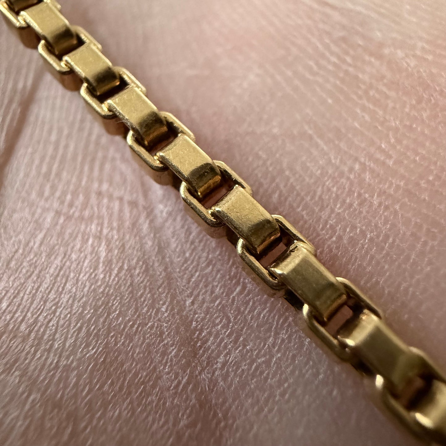 Vintage Solid 18k Yellow Gold Heavyweight Venetian Box Link Necklace (22”)