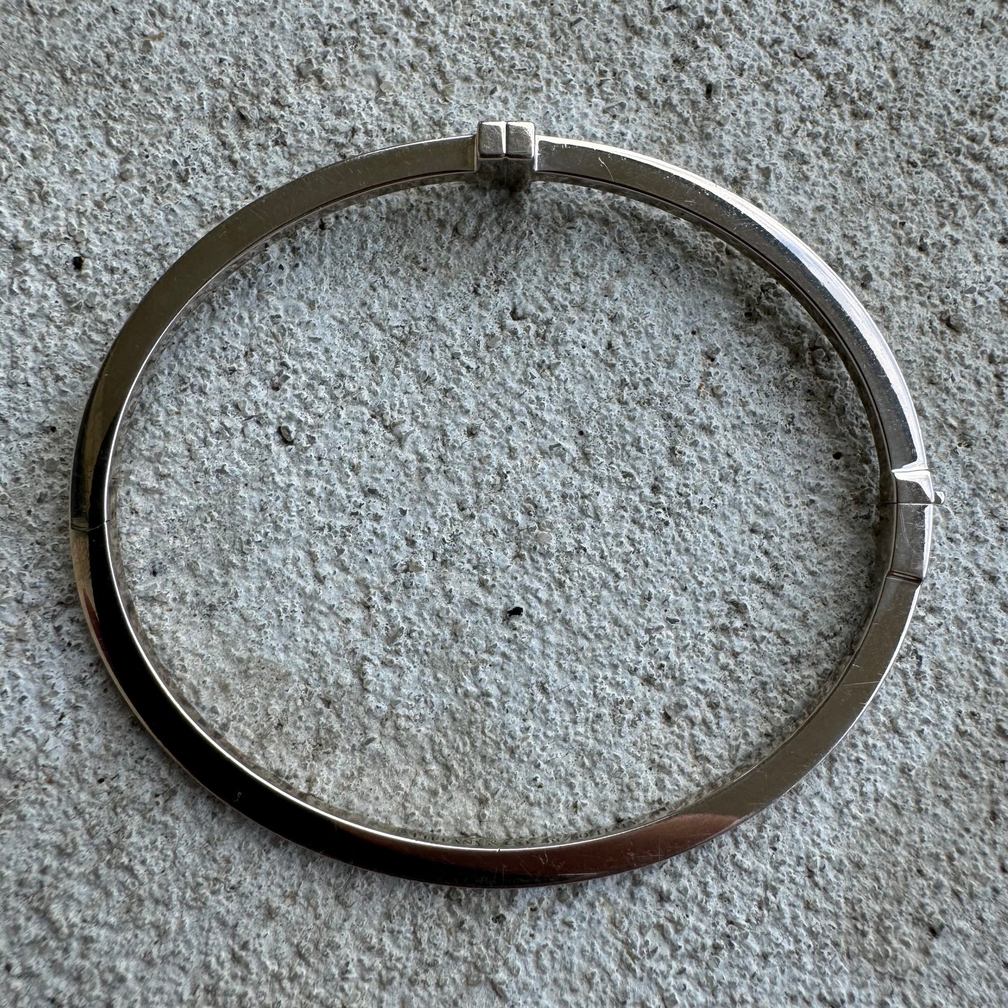 Tiffany & Co. Diamond T Hinged 18k White Gold Wire Bangle Bracelet (6.5”)