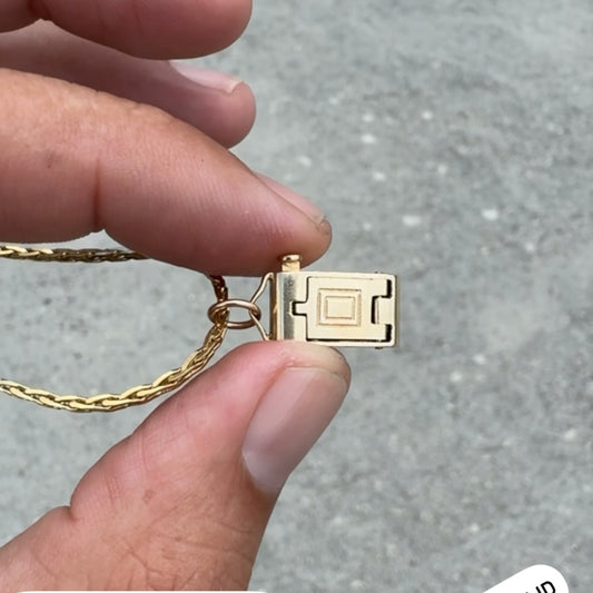 Camera pendant