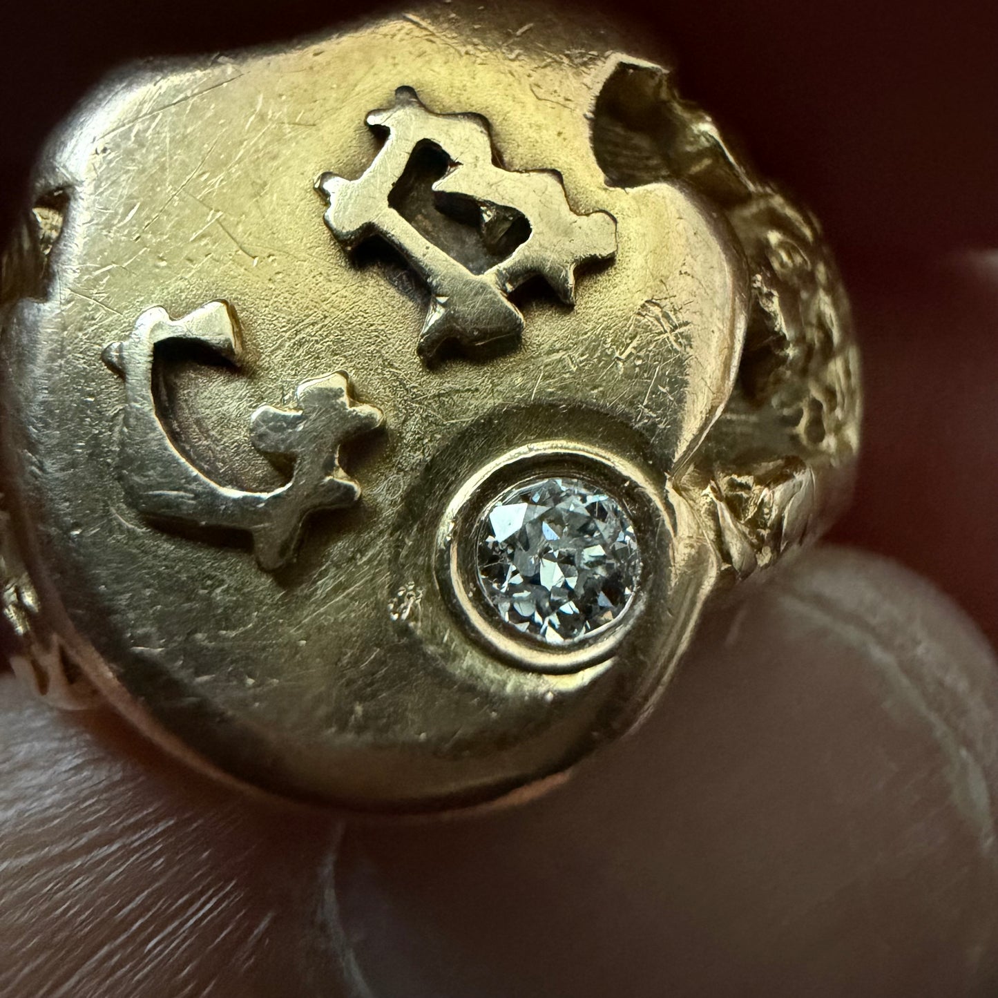 1910’s Solid 14k Yellow Gold Natural Old Mine Cut Diamond Double Lion Signet Ring (7.5)