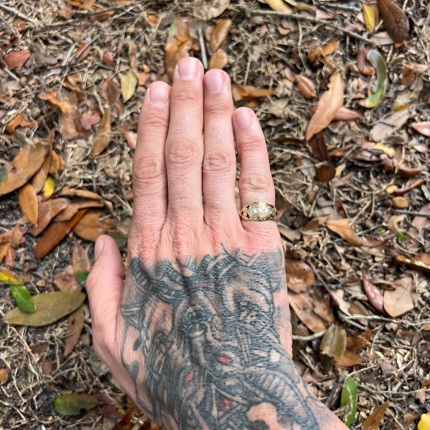 Early 1900’s Art Nouveau Solid 14K Yellow Gold Natural VS Diamond Hand Chased Scroll Ring (6)