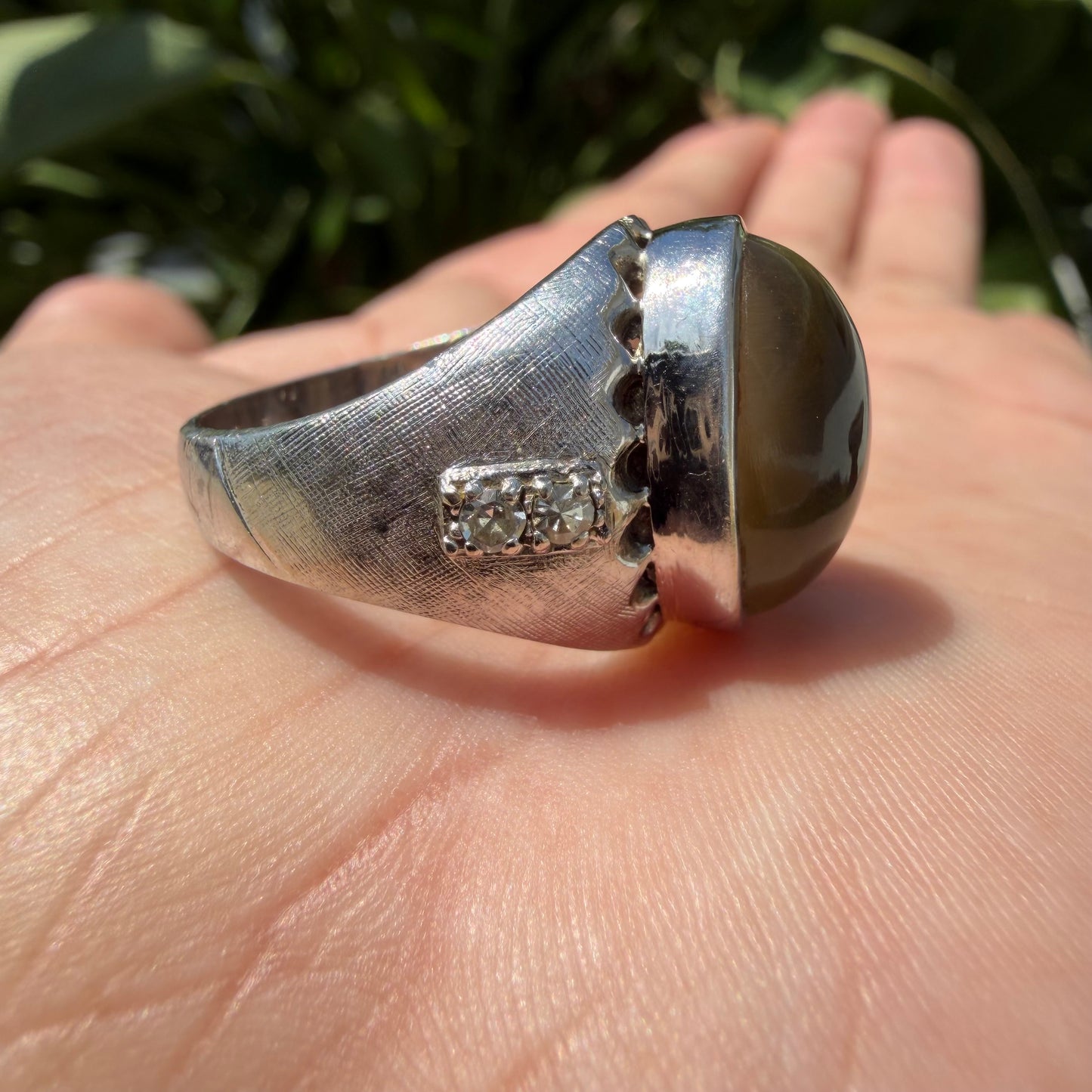 Mid-Century Solid 14k White Gold 7.25ctw Natural Chrysoberyl Cats Eye And Diamond Gents Ring (8.5)