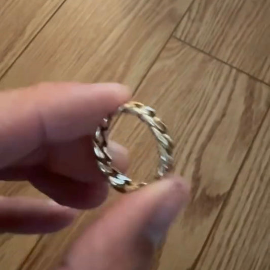 Cuban ring