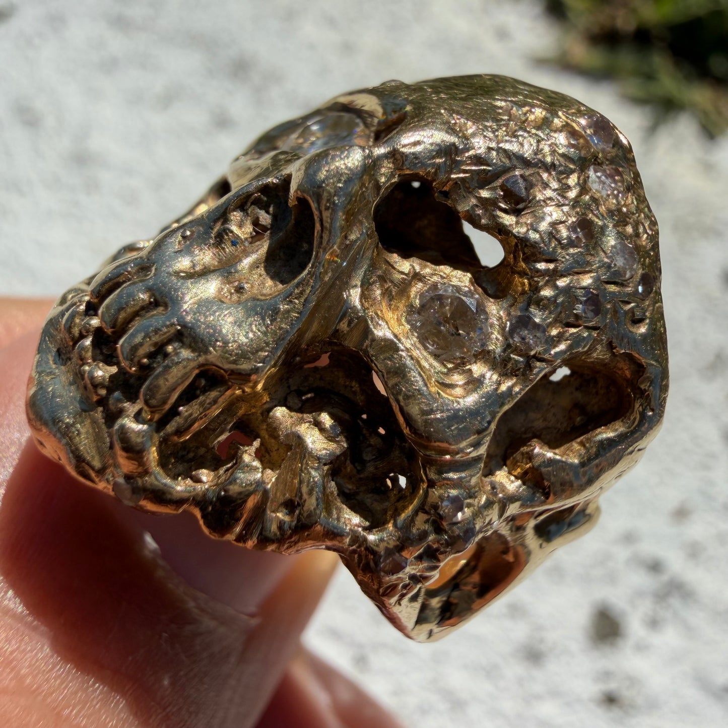 Vintage Solid 14k Yellow Gold Natural Diamond Encrusted Brutalist Ghoulish Skull Ring (11)
