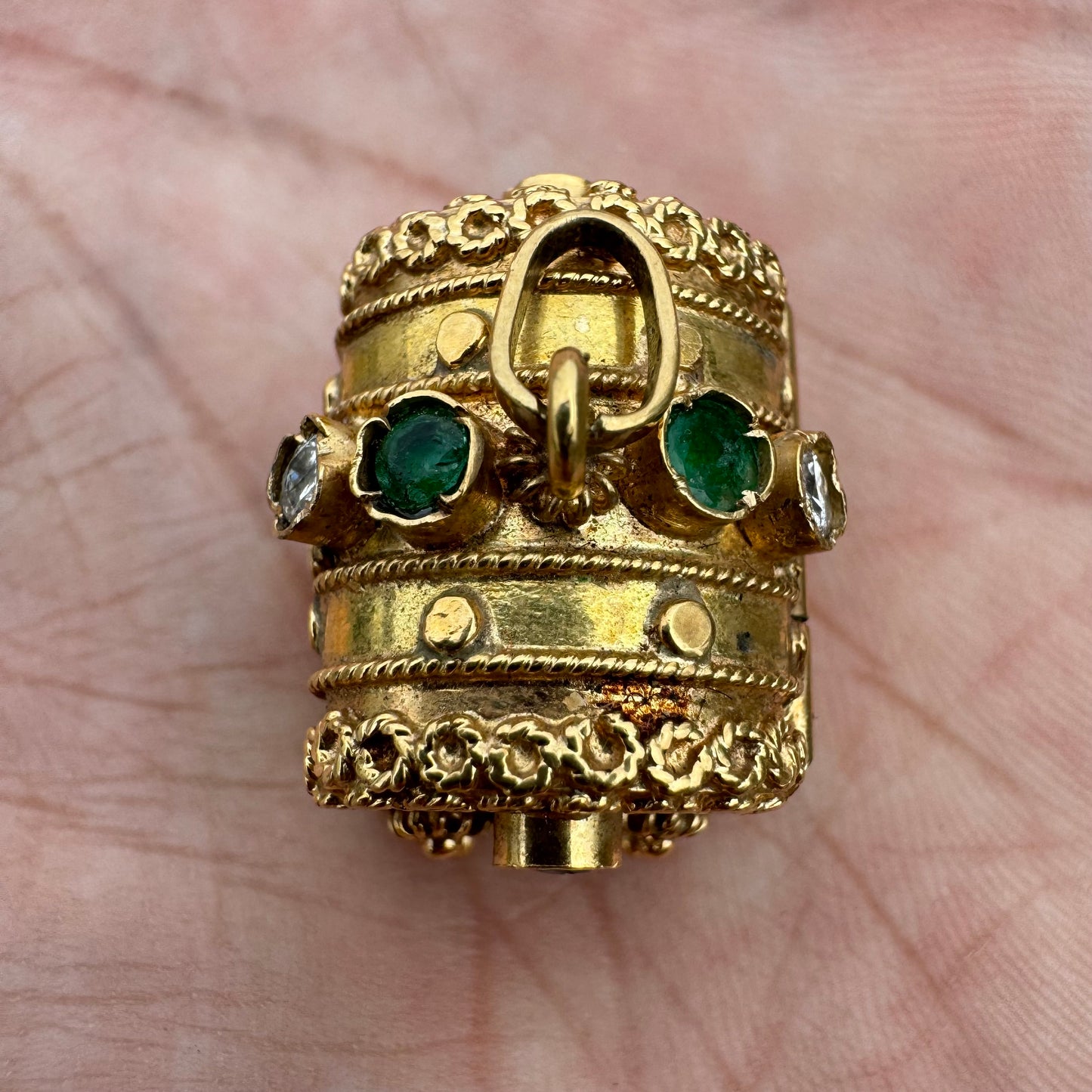 Mid-Century 18k Italian Yellow Gold Natural Emerald And Diamond Treasure Chest Pendant