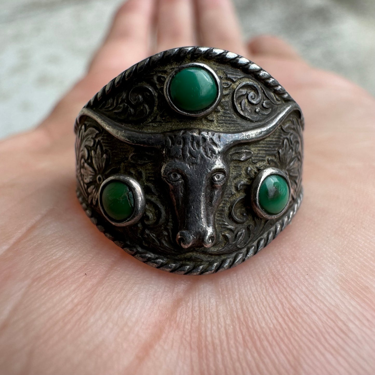 Extremely Rare 1930’s Sterling Silver Floral Engraved Longhorn Ring By Bell Trading Post