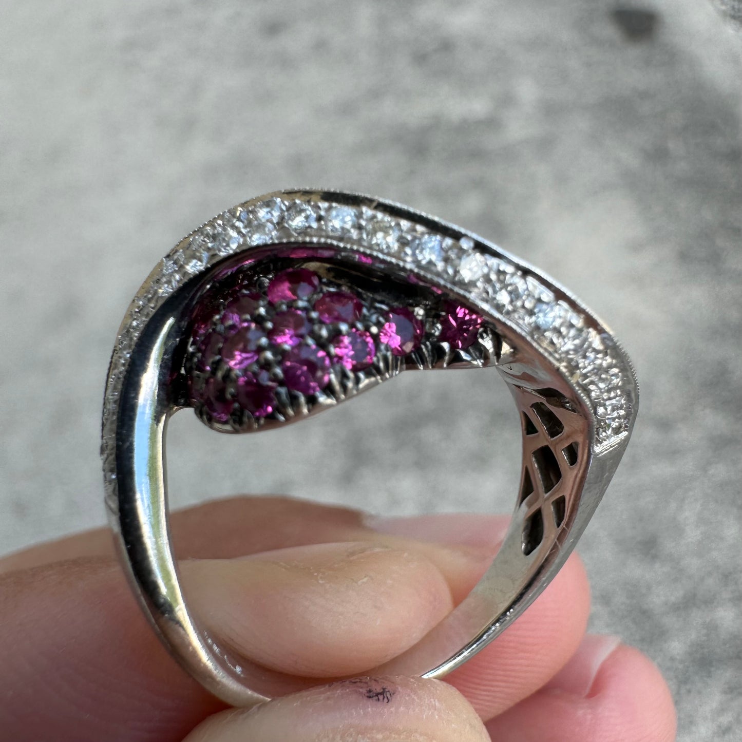 Immaculate 14k White Gold Natural Diamond And Ruby Flooded Banner Heart Ring (8)