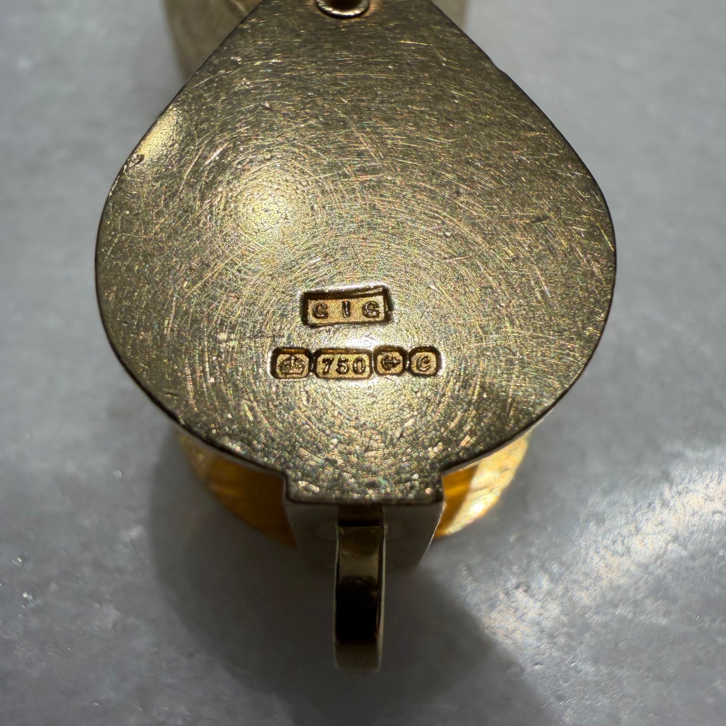 1977 Solid 18k Yellow Gold English Hallmarked Jewelers Loupe Pendant