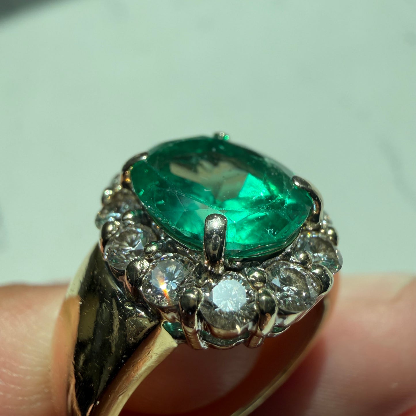 Vintage Solid 18k Yellow Gold 4.0ctw Natural Emerald Solitaire VS Diamond Halo Ring (6)