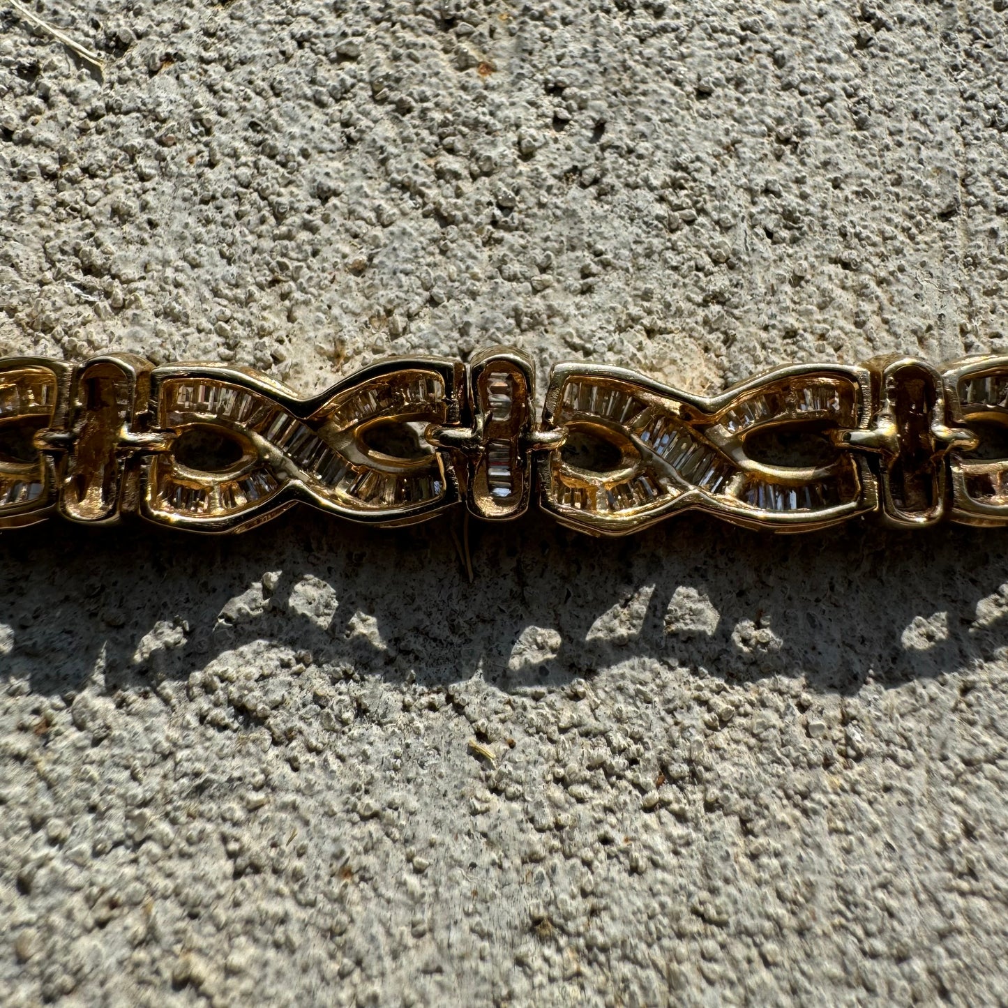 Brand New 4.0ctw Natural Baguette Diamond 14k Yellow Gold Infinity Link Bracelet (7.75”)