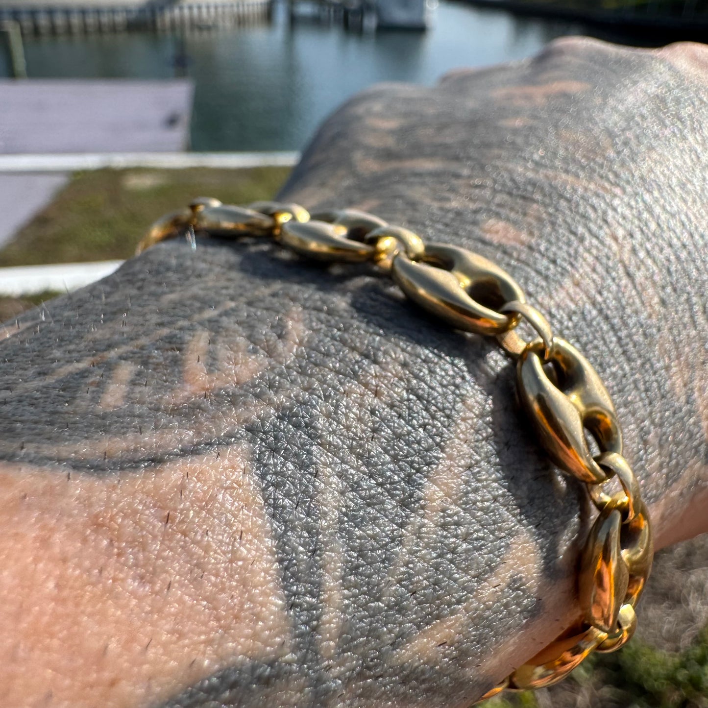 Vintage 18k Yellow Gold Chunky Puffed Mariner Link Bracelet (7”)
