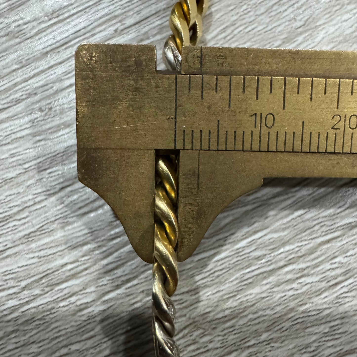 Vintage Solid 18k Yellow Gold 1.0ctw Natural Diamond Encrusted Curb Link Necklace (16”)
