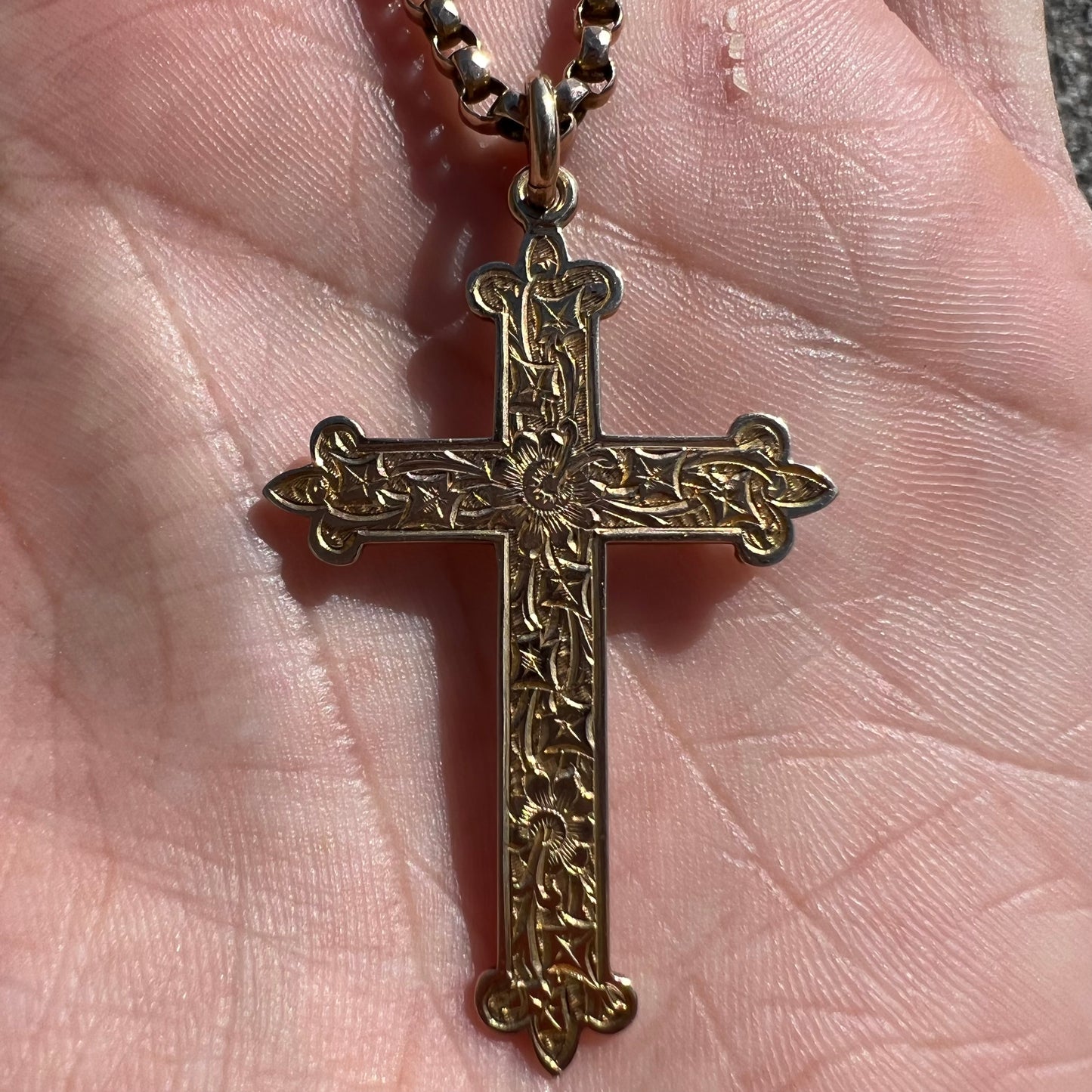 Edwardian (1904) 9k Gold Gothic Floral Engraved Cross And Rolo Link Necklace (19”)