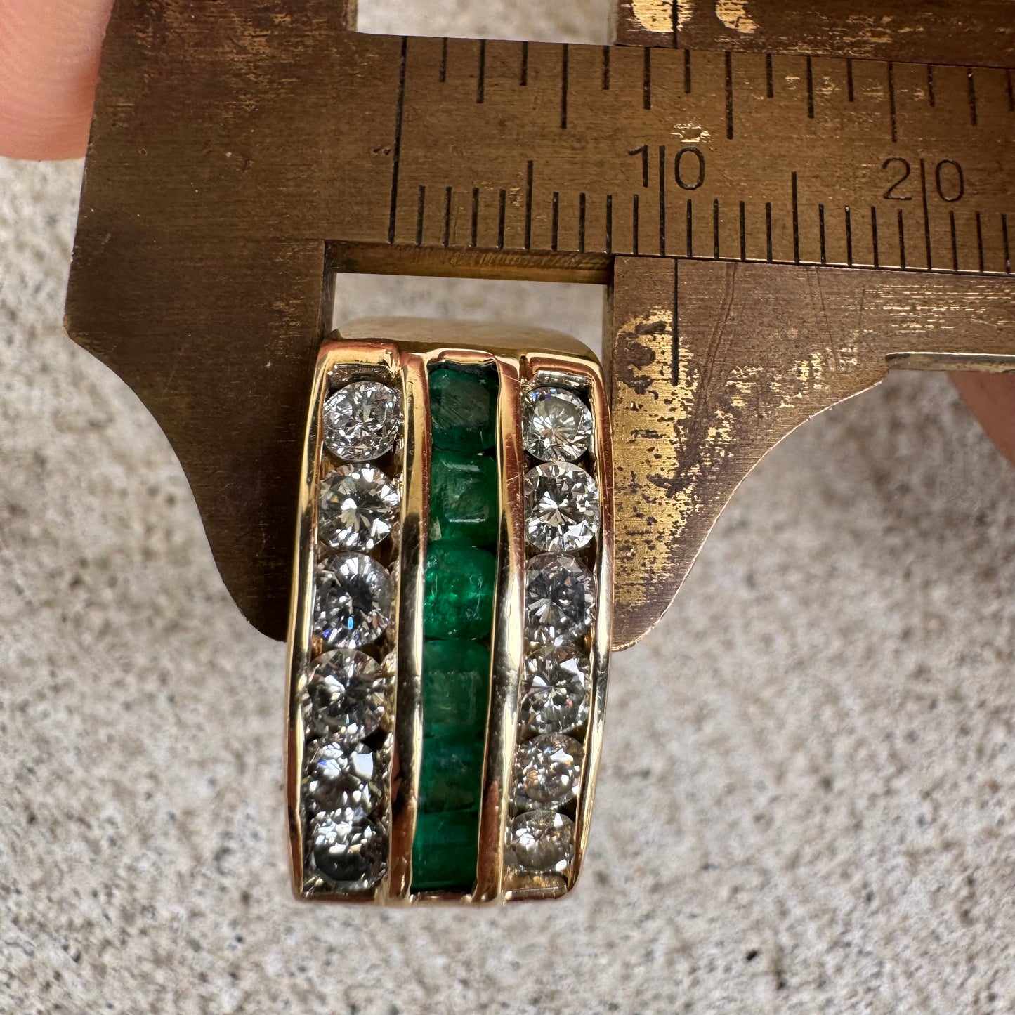 Vintage 14k Yellow Gold Custom Made 1.8ctw Natural Diamond And .90ctw Columbian Emerald Ring (8)