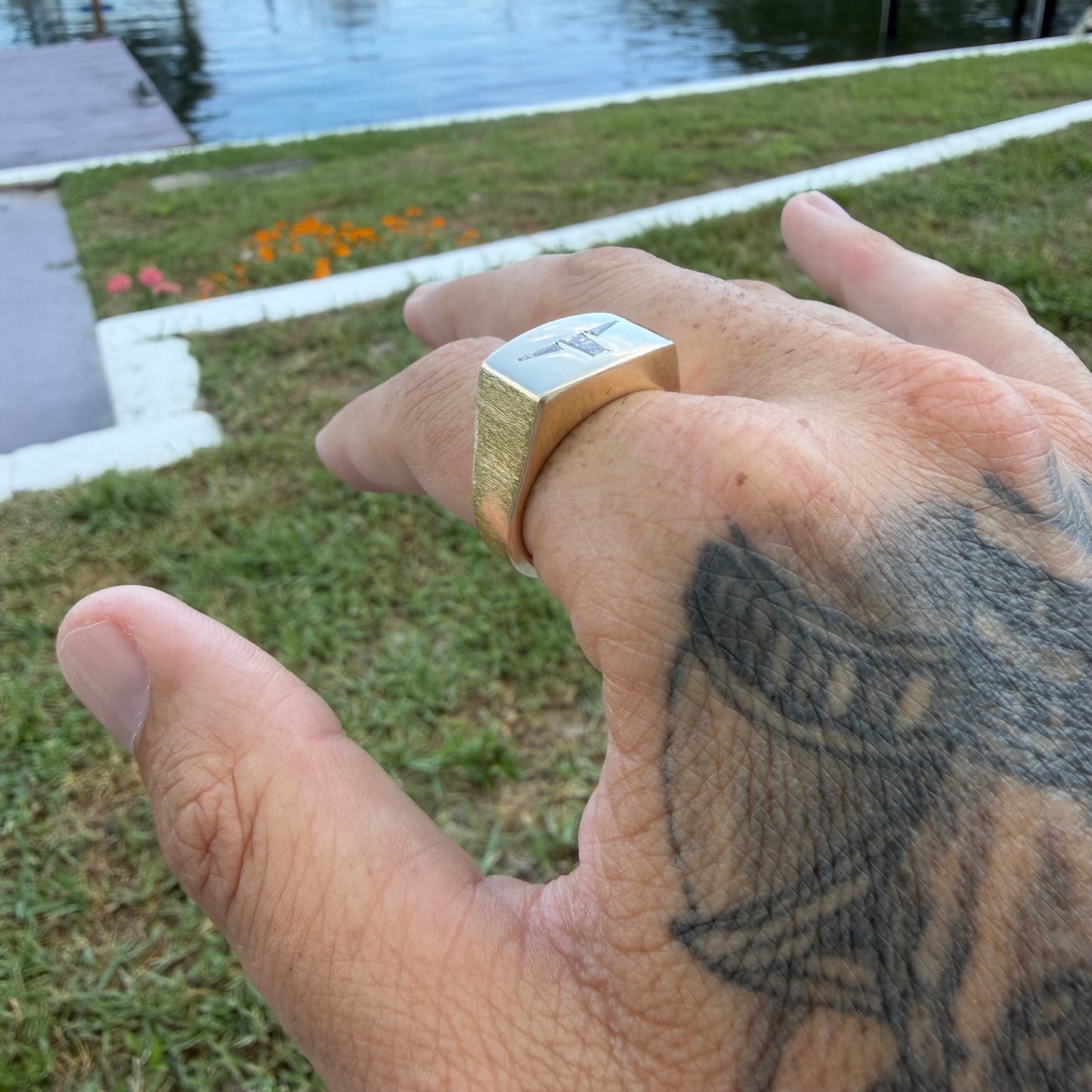 Vintage Custom Made Solid 14k Yellow Gold .50ctw VS+ Natural Diamond Trilogy Longhorn Signet Ring (12.5)