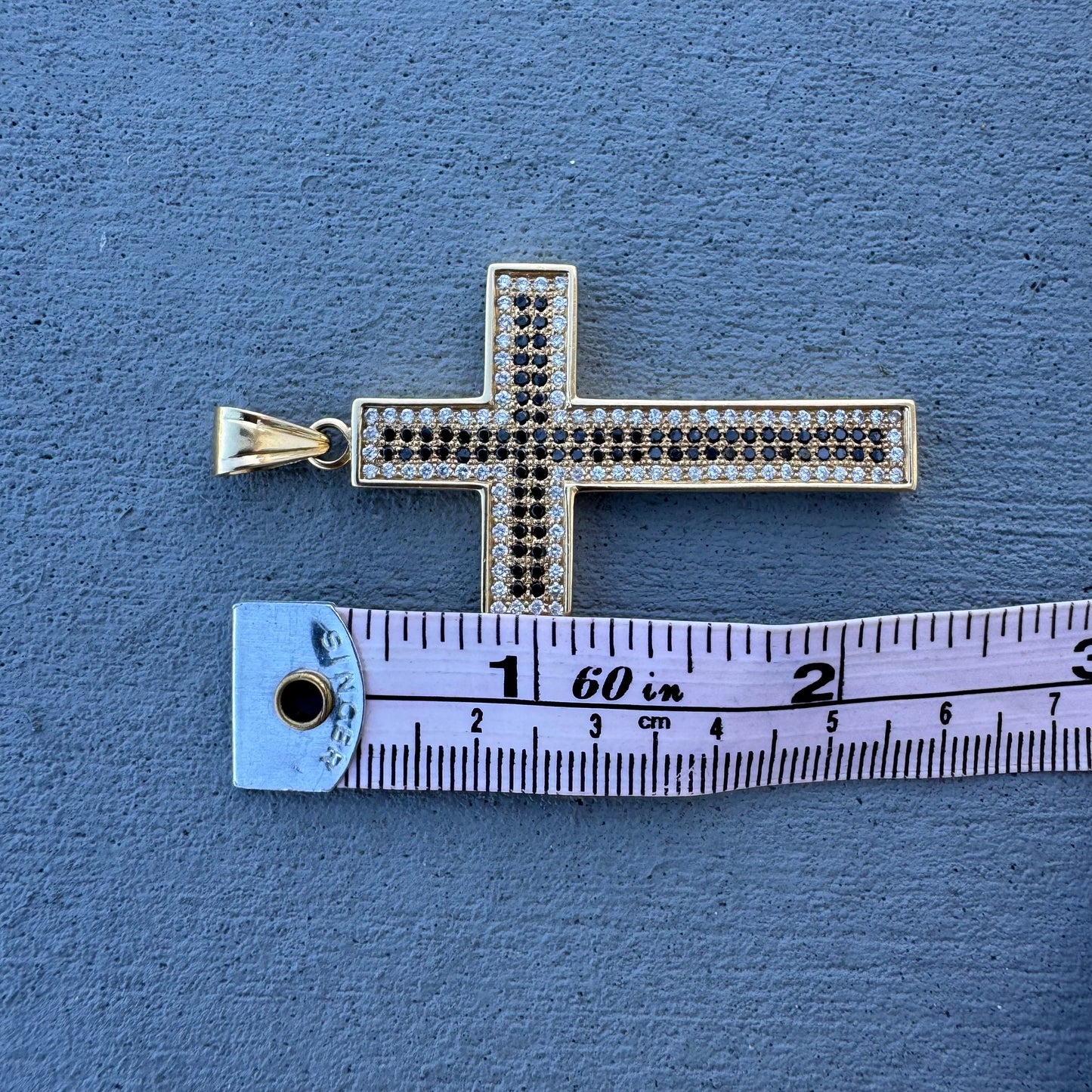 Vintage Custom Made Solid 18k Yellow Gold 2.0ctw Natural Diamond Encrusted Cross Pendant