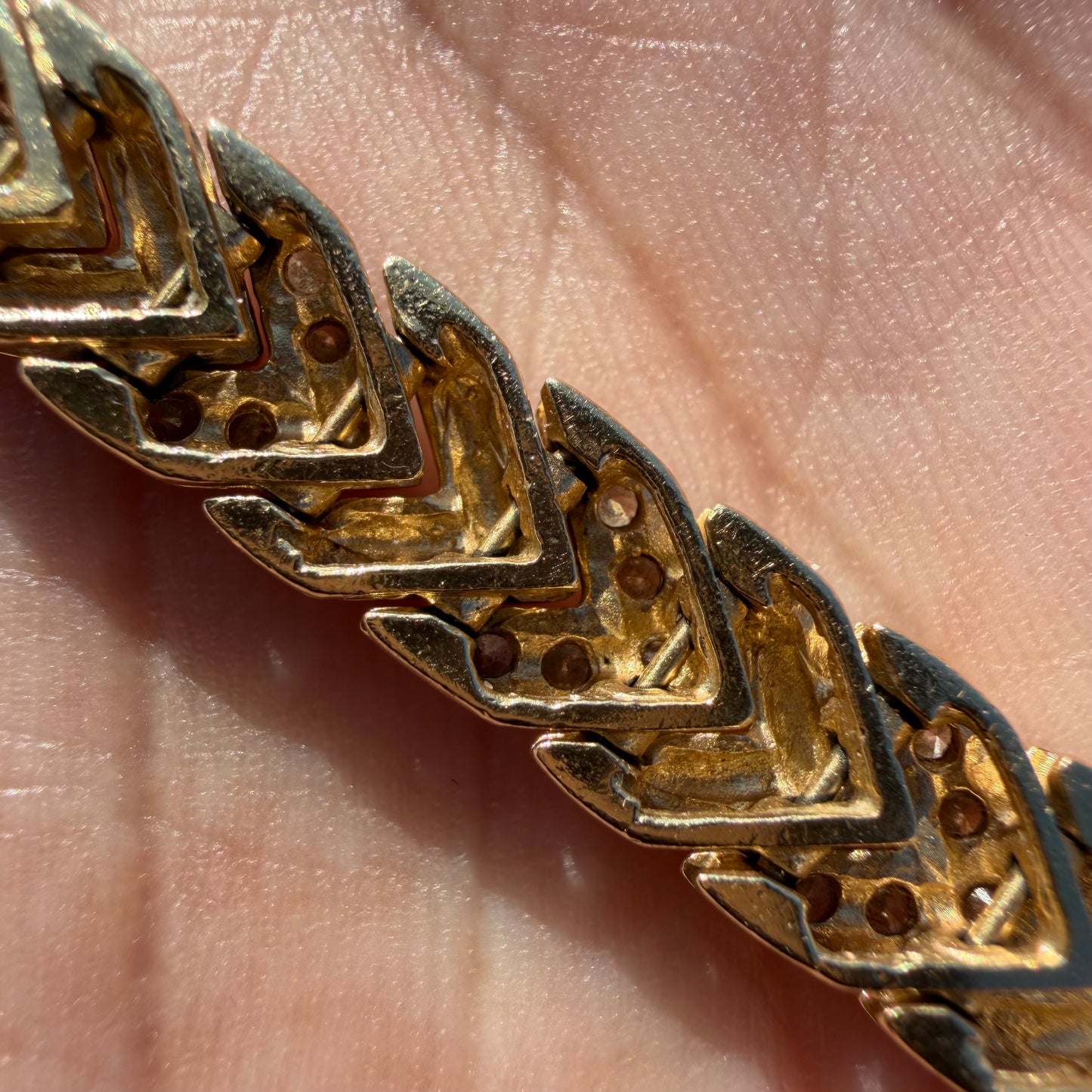 Vintage Solid 14k Yellow Gold 4.0ctw Natural Diamond Encrusted Chevron Link Bracelet (7.25”)