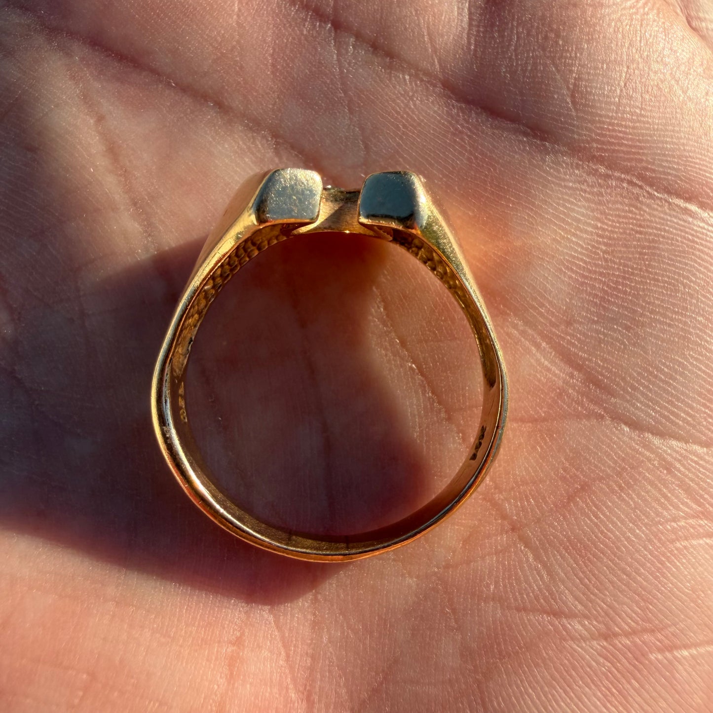 1970’s Solid 14k Yellow Gold 1.0ctw Natural Diamond Encrusted Horseshoe Ring (14)