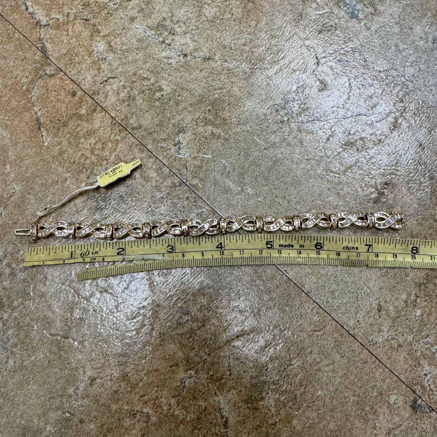Brand New 4.0ctw Natural Baguette Diamond 14k Yellow Gold Infinity Link Bracelet (7.75”)