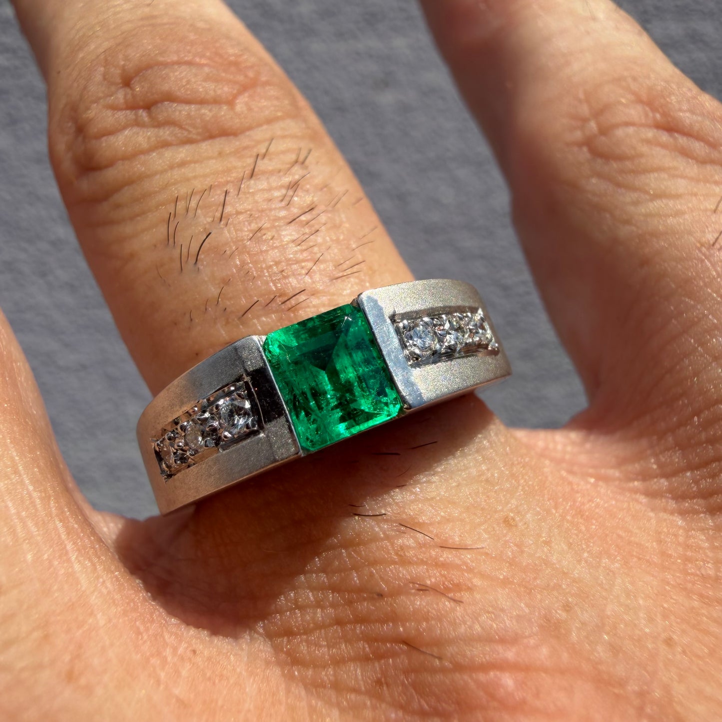 1980’s New Old Stock Solid 18k White Gold 1.25ctw Natural Columbian Emerald and VS Diamond Ring (8)