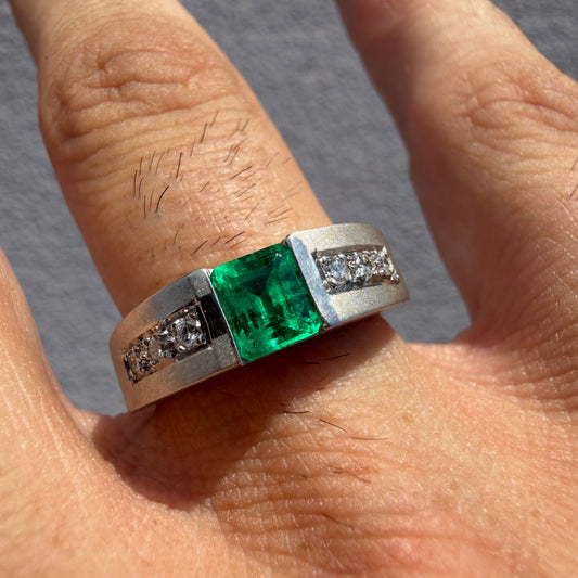 1980’s New Old Stock Solid 18k White Gold 1.25ctw Natural Colombian Emerald and VS Diamond Ring (8)