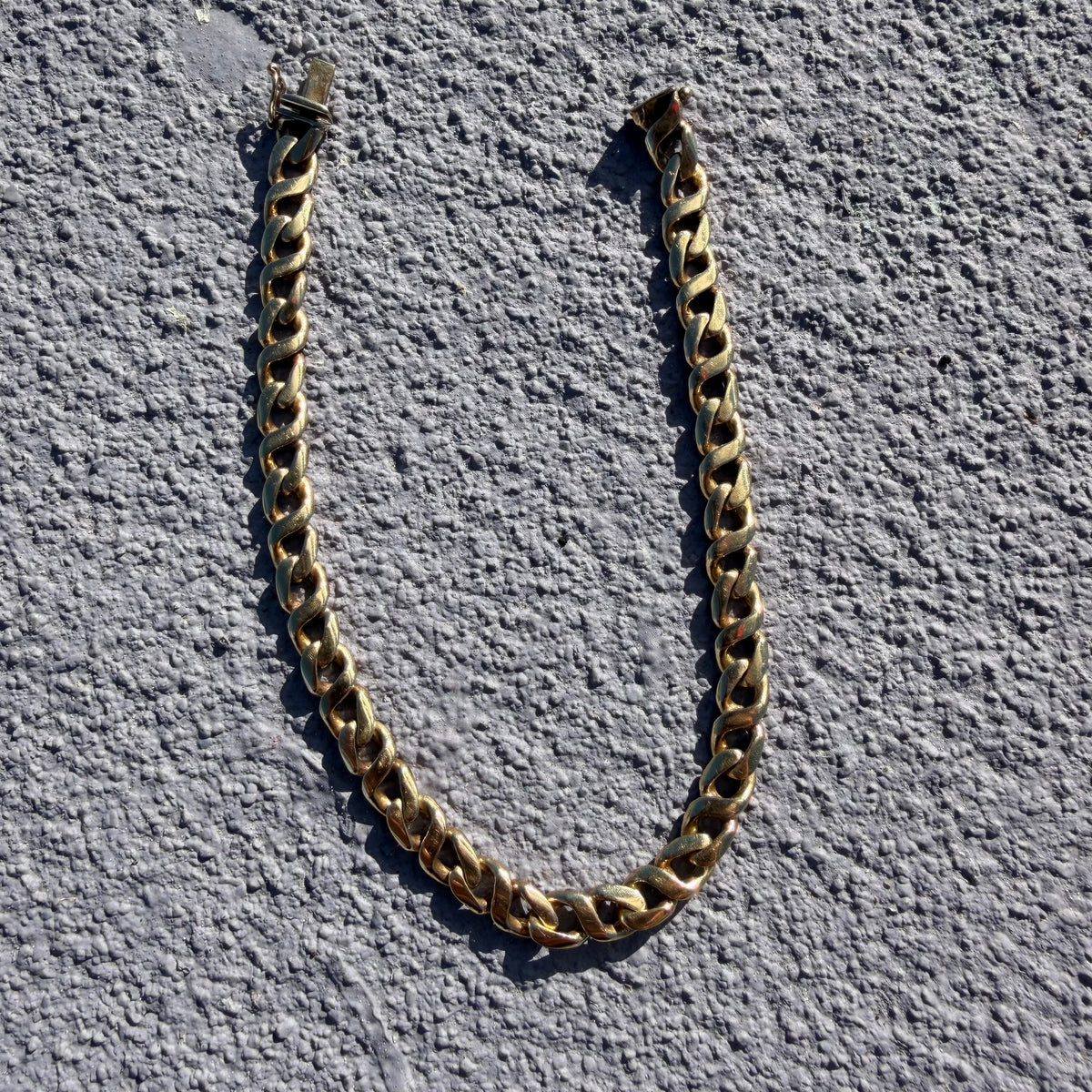 Vintage Solid 14k Yellow Gold Figure 8 Curb Link Bracelet (8.75”)