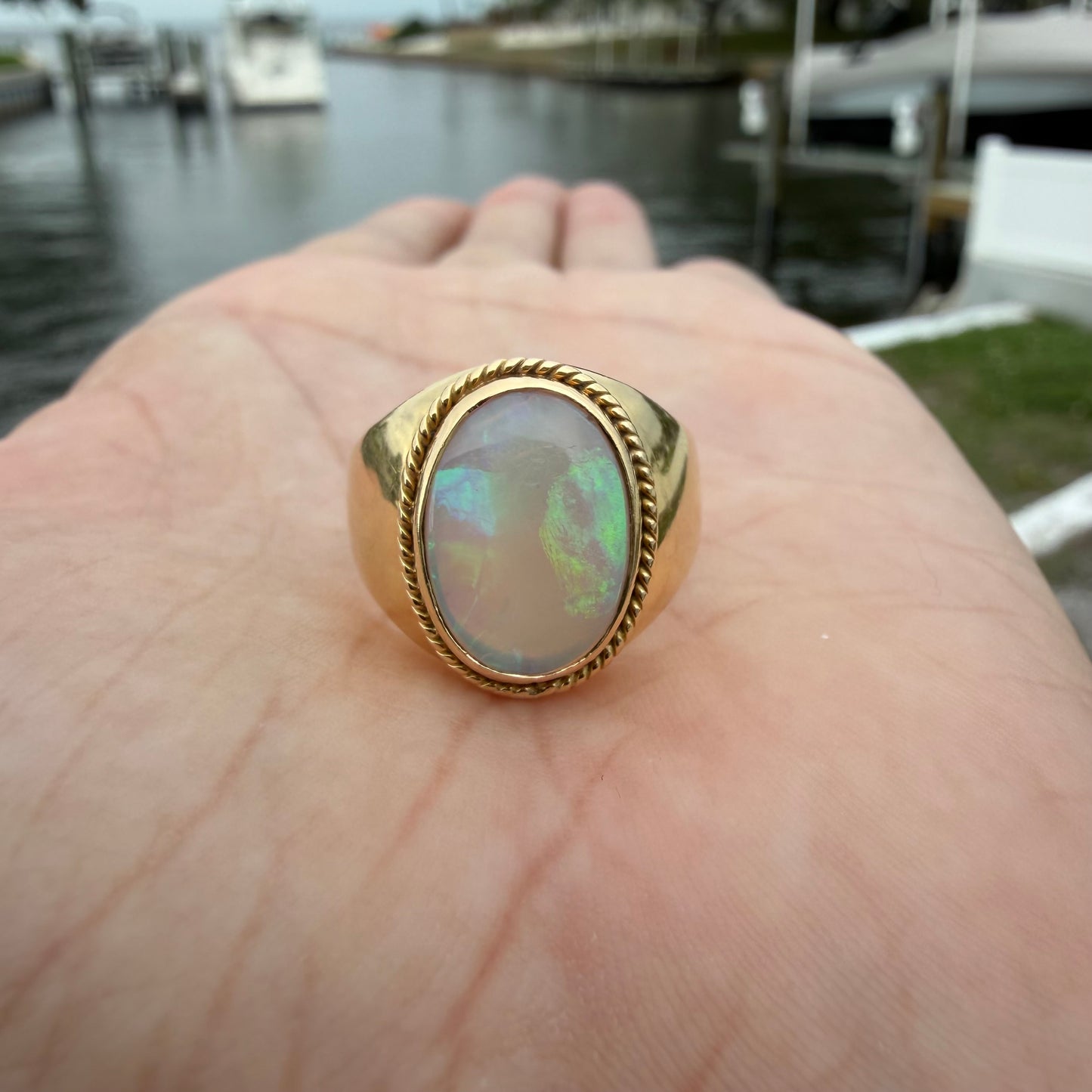 Vintage Solid 18k Yellow Gold Large Australian Opal Signet Ring (8)
