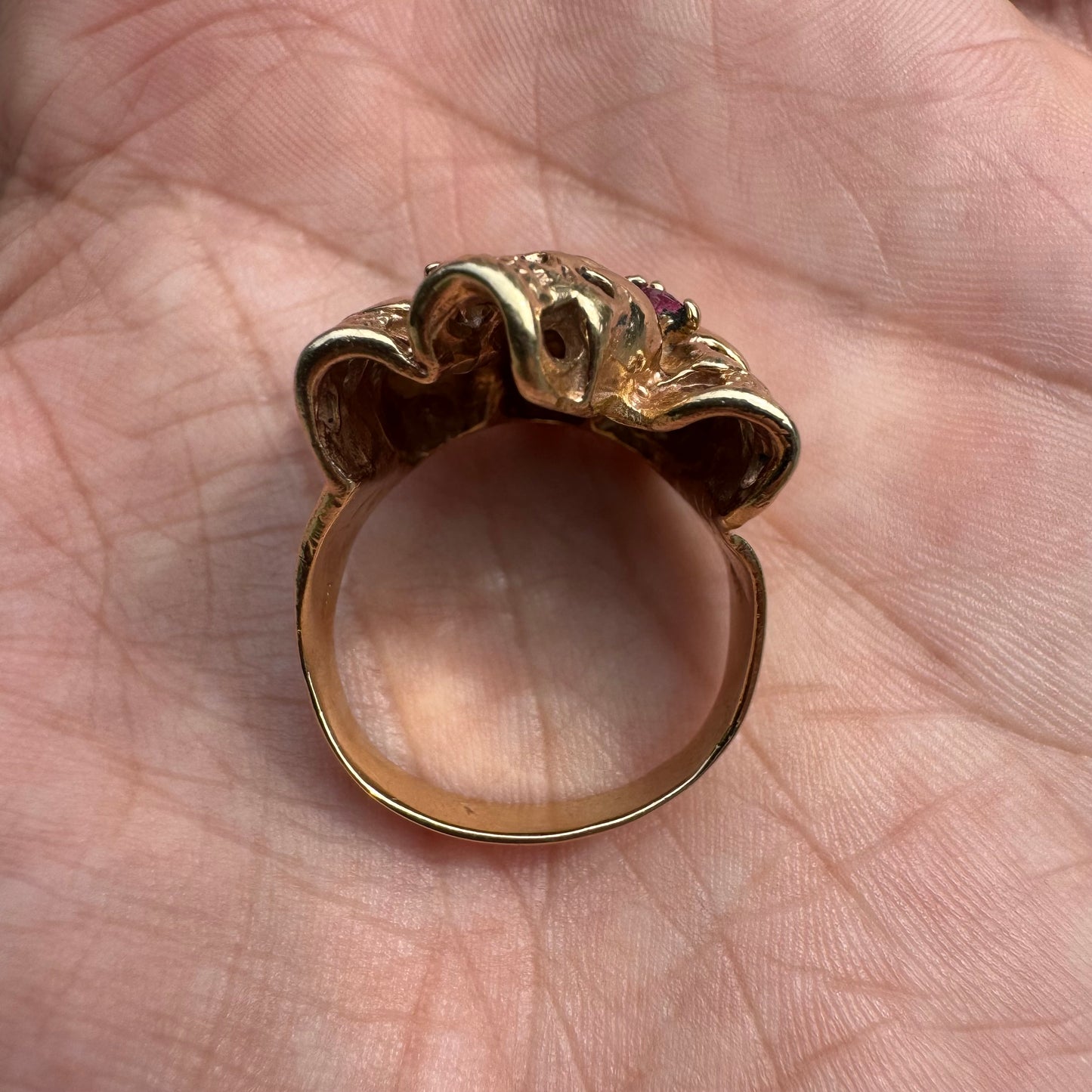 Vintage Solid 14k Yellow Gold Natural Ruby Large Skull Pile Ring (11)