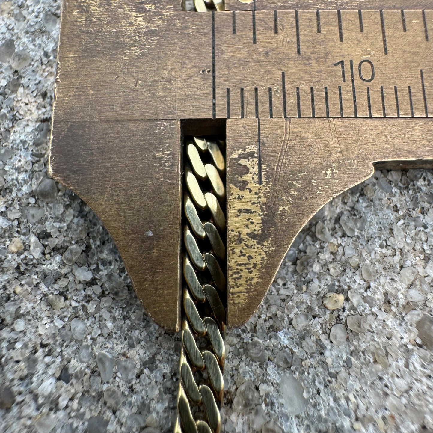 Circa 1970’s Solid 14k Italian Yellow Gold Herringbone Style Cuban Link Necklace (19.25”)
