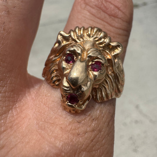 1970’s Solid 14k Yellow Gold Natural Ruby Encrusted Lion Ring (10.75)