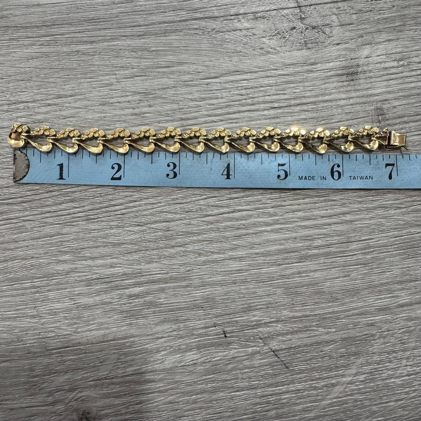 1970’s Solid 14k Yellow Gold Heavyweight Nugget Heart Link Bracelet (6.75”)