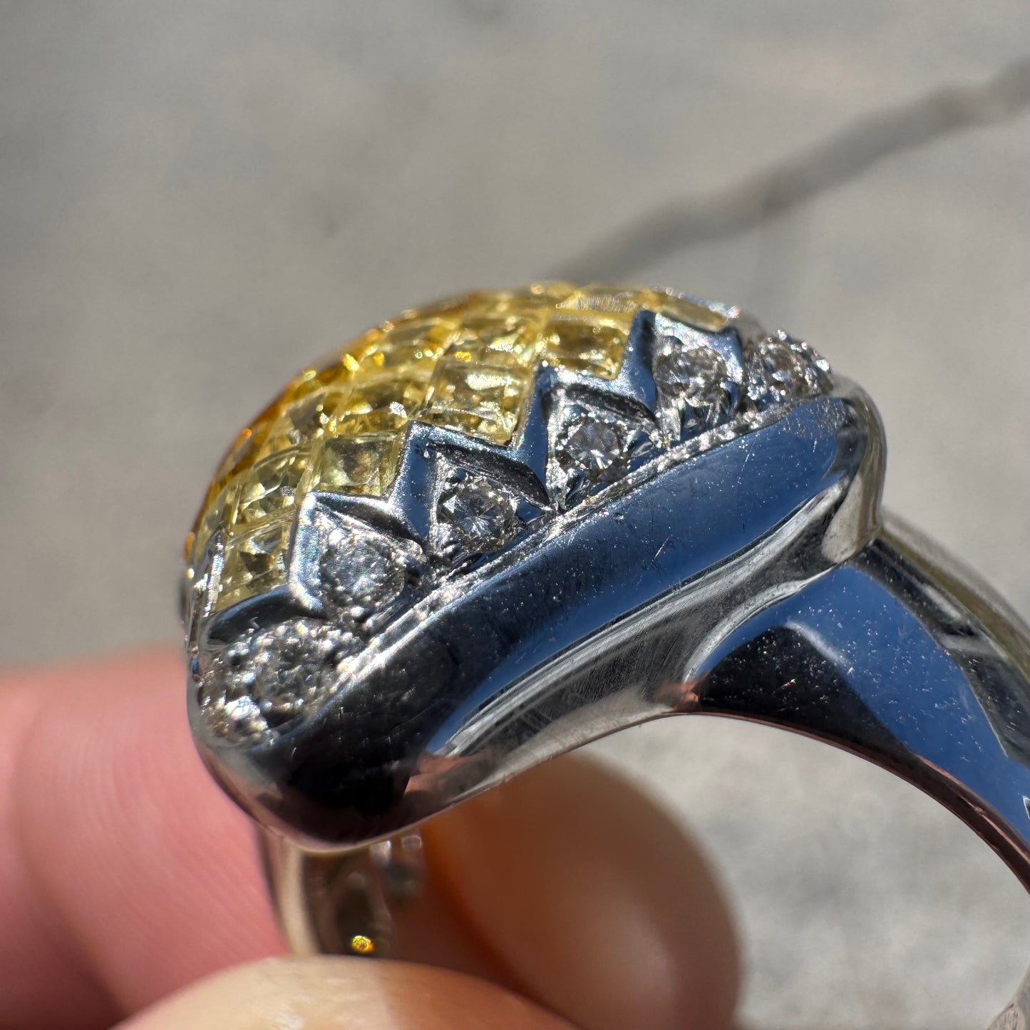 High End Designer Solid 18k White Gold 2.5ctw Natural Diamond And Yellow Sapphire “Chameleon” Ring (6.75)