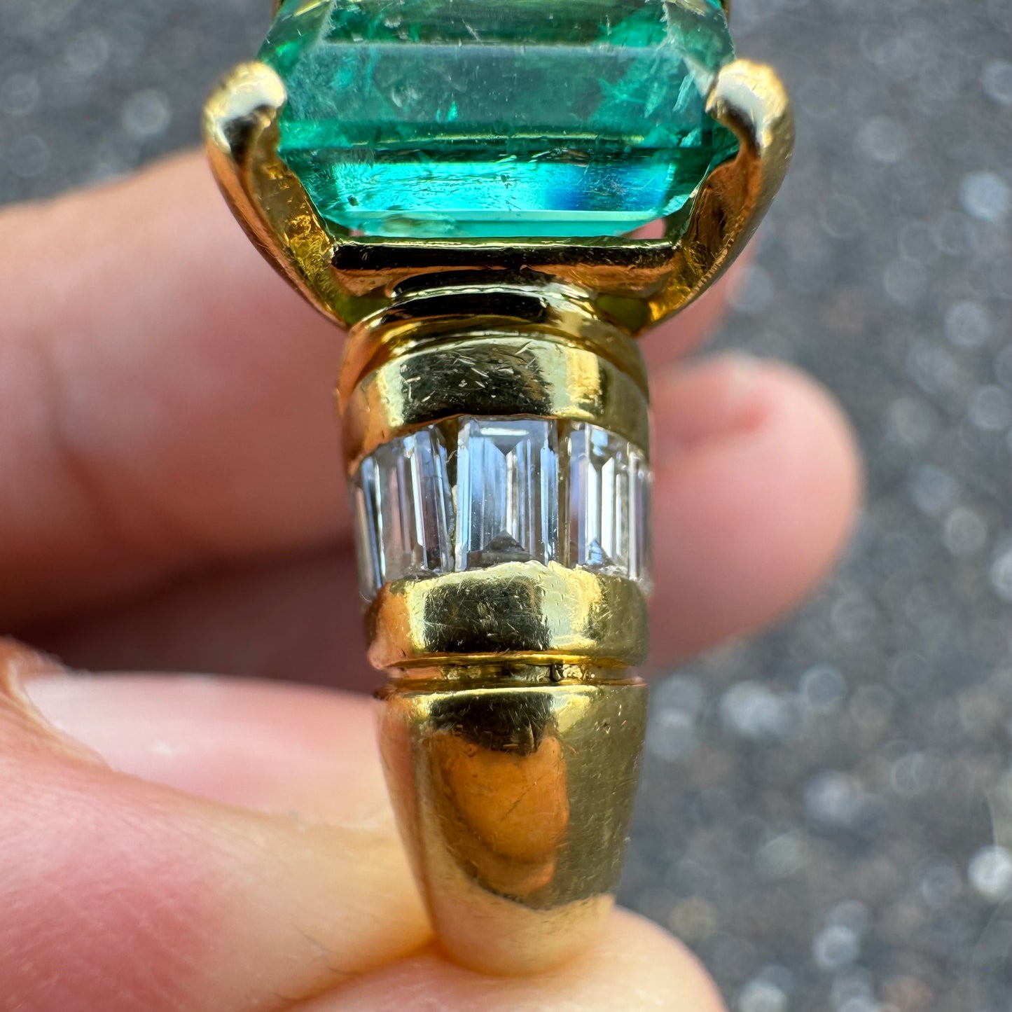 Vintage 4.0ct Emerald 18k Yellow Gold Natural .50ctw Baguette Diamond Ring (7.25)