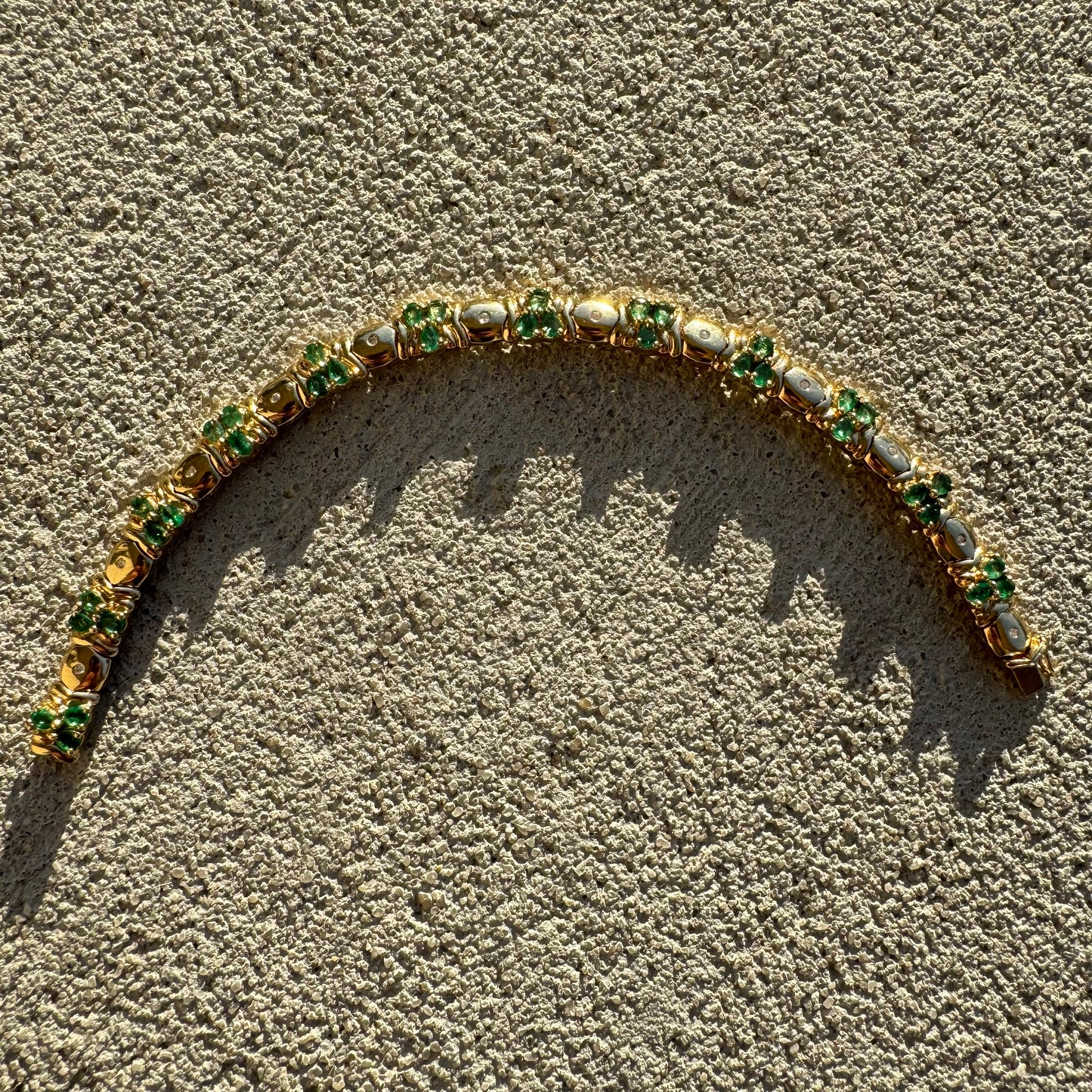 Vintage 14k High Polished Yellow Gold 7.0Ctw Natural Pear Cut Columbian Emerald And Diamond Bracelet