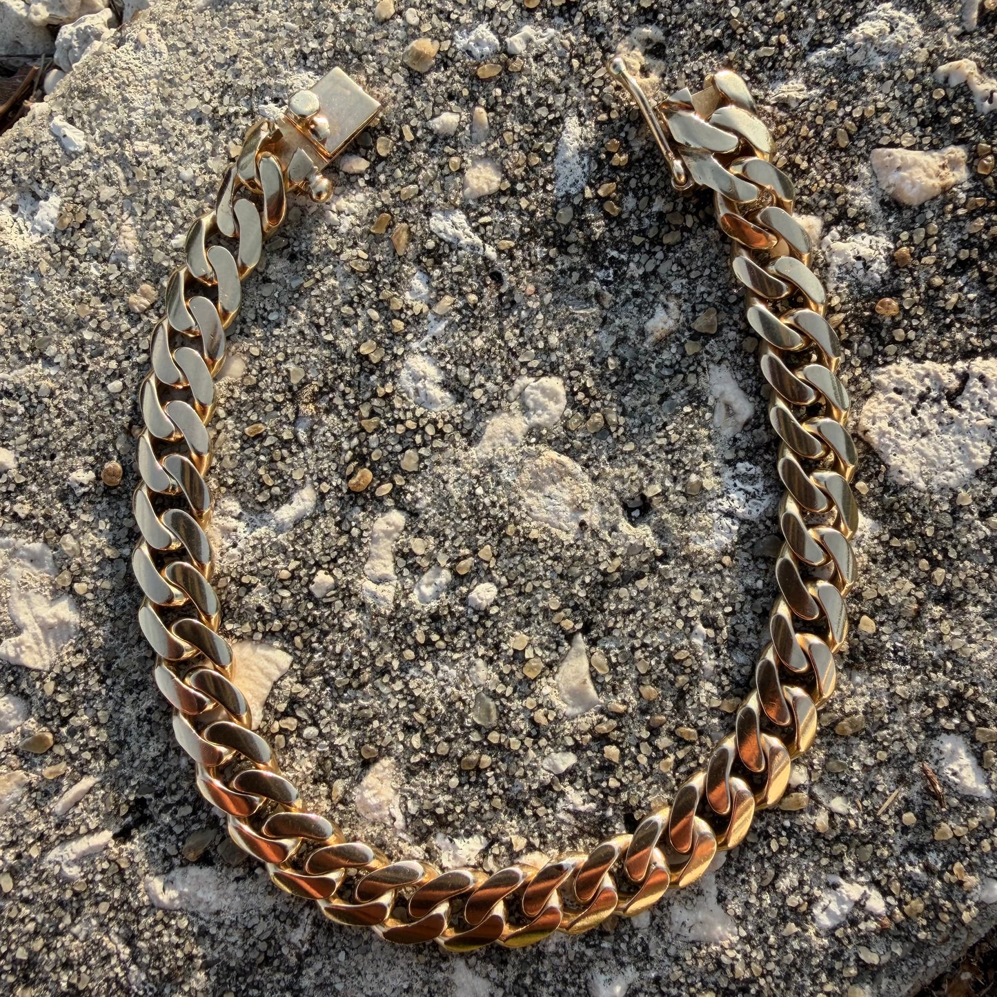 Vintage Solid 18k Yellow Gold Classic Cuban Link Bracelet  (7.5”)