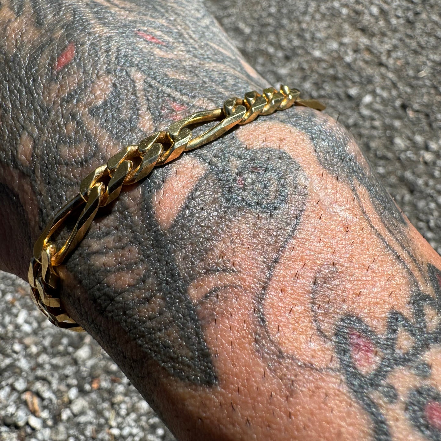 Vintage Solid 14k Yellow Gold Knife Edged Figaro Link Bracelet (8”)