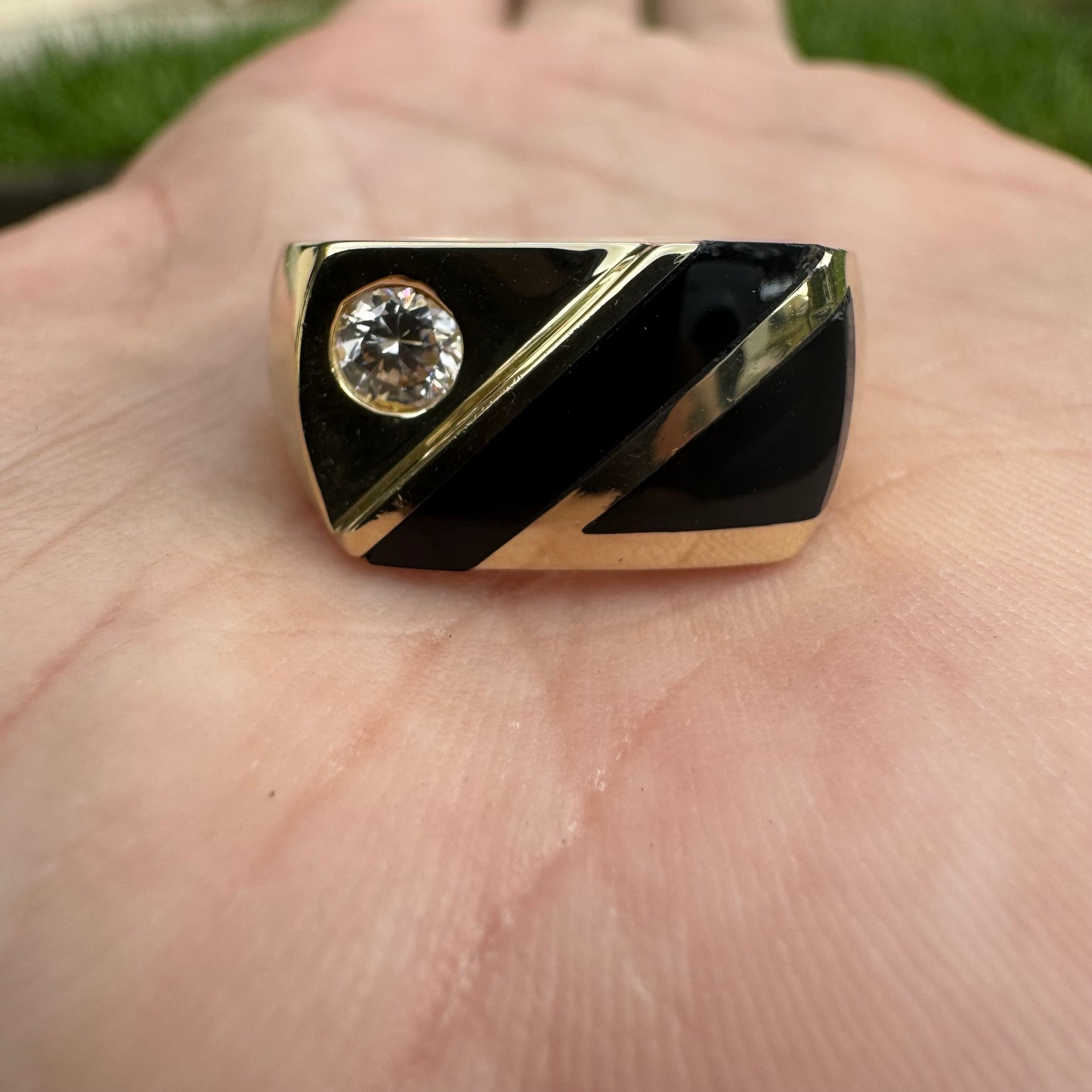 Vintage 14k Yellow Gold .25CT Natural VS Quality Diamond Black Onyx Inlaid Step Cut Ring (10)