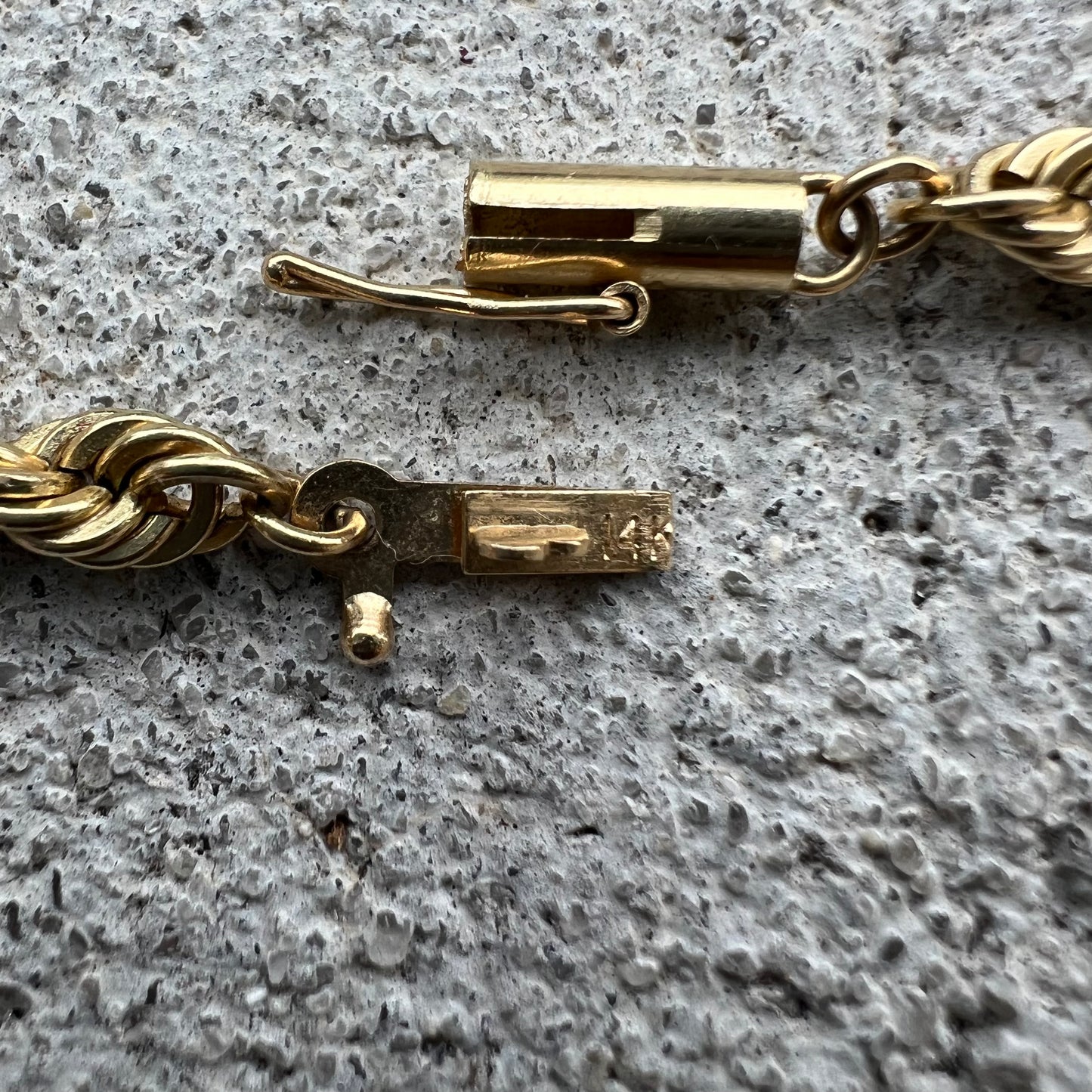 Vintage Solid 14k Yellow Gold Chunky Rope Bracelet (8.25”)