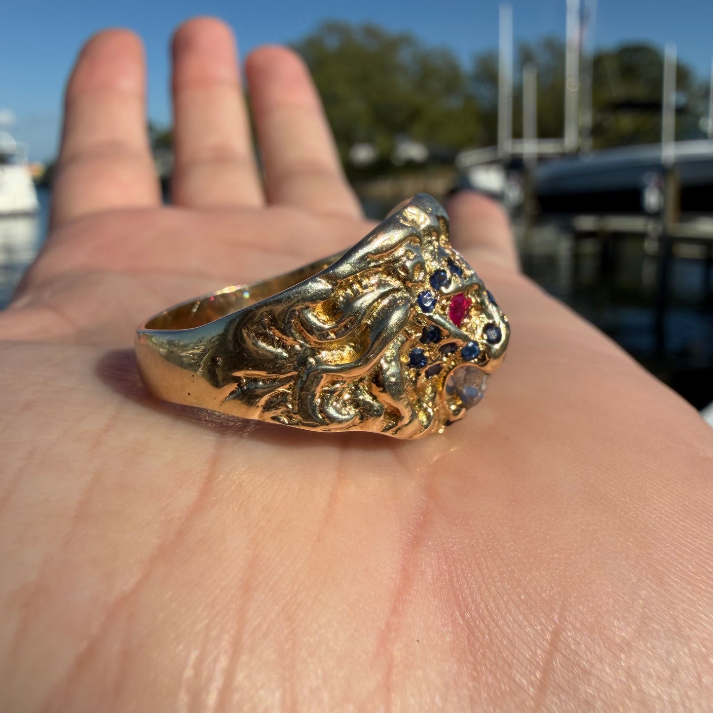 Vintage Solid 14k Yellow Gold Natural Diamond And Sapphire Encrusted Lion Ring (10.5)
