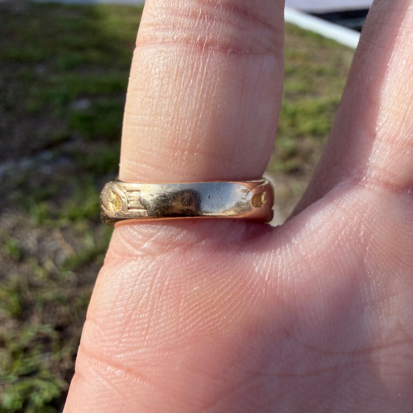 1910’s Solid 14k Yellow Gold Natural Old Mine Cut Diamond Double Lion Signet Ring (7.5)