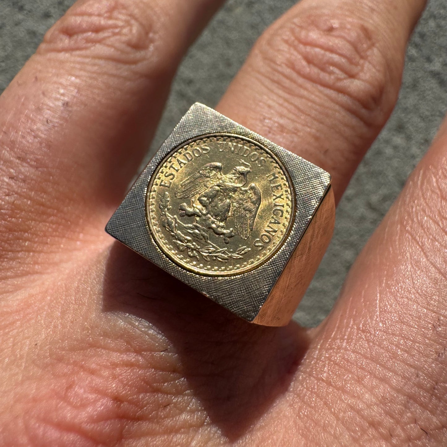 Mid-Century 14k Yellow Gold 21.6k Mexican Dos Pesos Coin Ring (9)